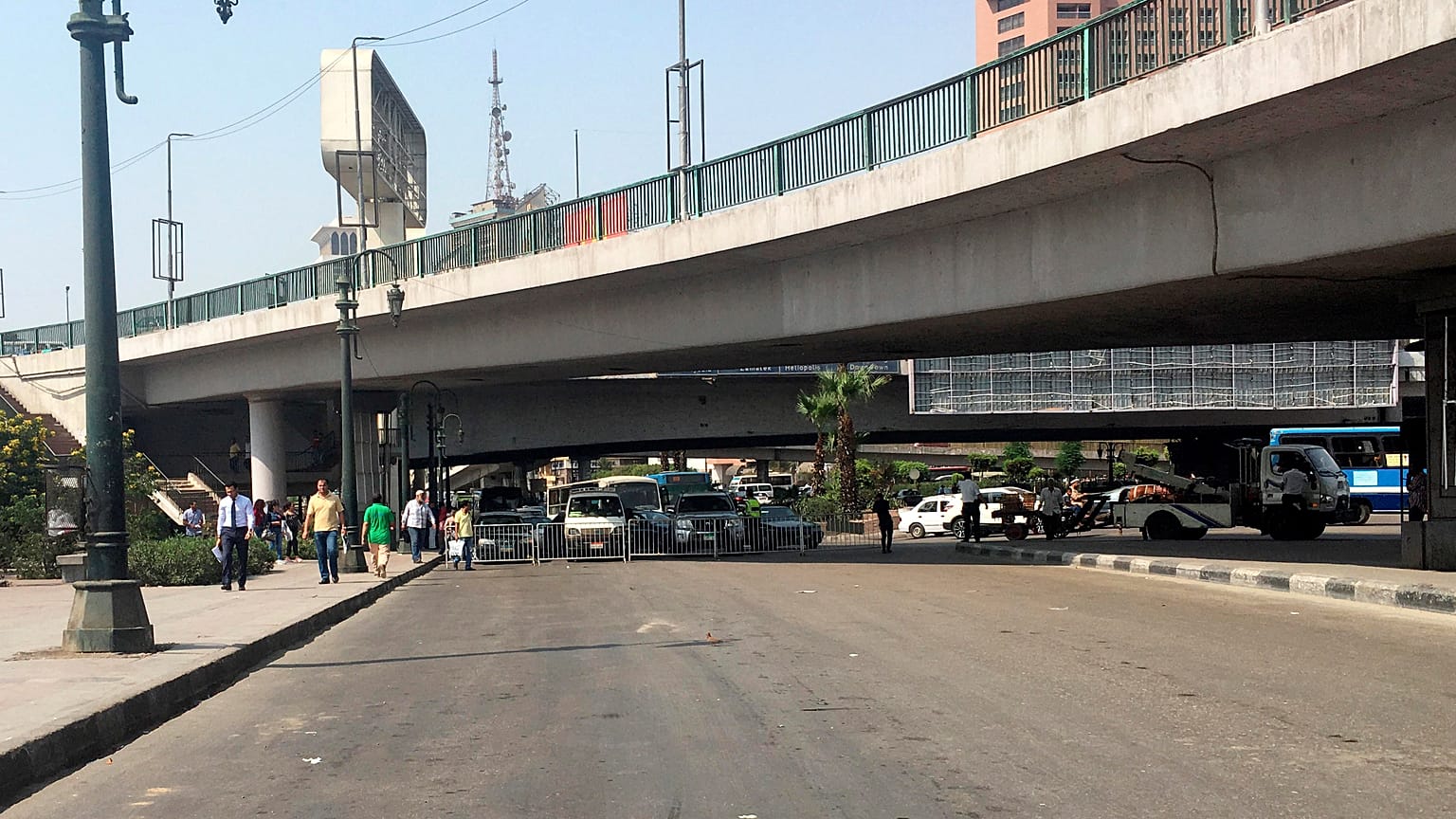 Mısır güvenlik güçleri ABD büyükelçiliğine giden yolları kapattı