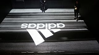 Ma 40 éve halt meg az Adidas alapítója