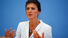 Sahra Wagenknecht az Aufstehen bemutatkozó sajtótájékoztatóján Berlinben