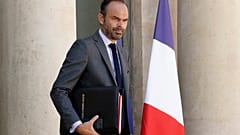 Εντουάρ Φιλίπ: Στην πηγή του εισοδήματος η παρακράτηση φόρου  