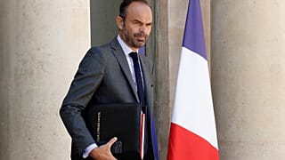 Εντουάρ Φιλίπ: Στην πηγή του εισοδήματος η παρακράτηση φόρου  