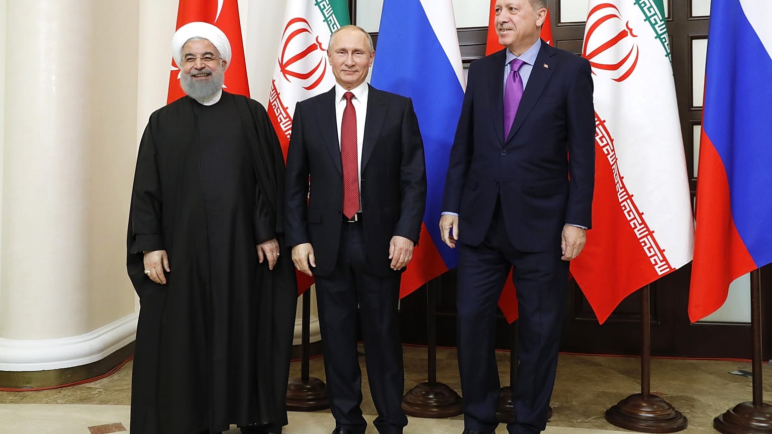 قمّة طهران "المصيرية" : هل ينجح الثلاثي الروسي والتركي والإيراني بتفادي المذبحة في إدلب؟ 