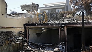 Στη Βουλή η μήνυση κατά Σκουρλέτη και Τόσκα για το Μάτι