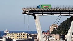 Εισαγγελική έρευνα σε βάρος 20 προσώπων για τη γέφυρα της Γένοβας