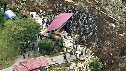 Búsqueda de supervivientes tras el terromoto en Japón
