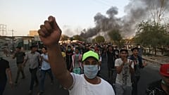 Irak: Protestocular Basra'da İran Başkonsolosluğunu ateşe verdi 
