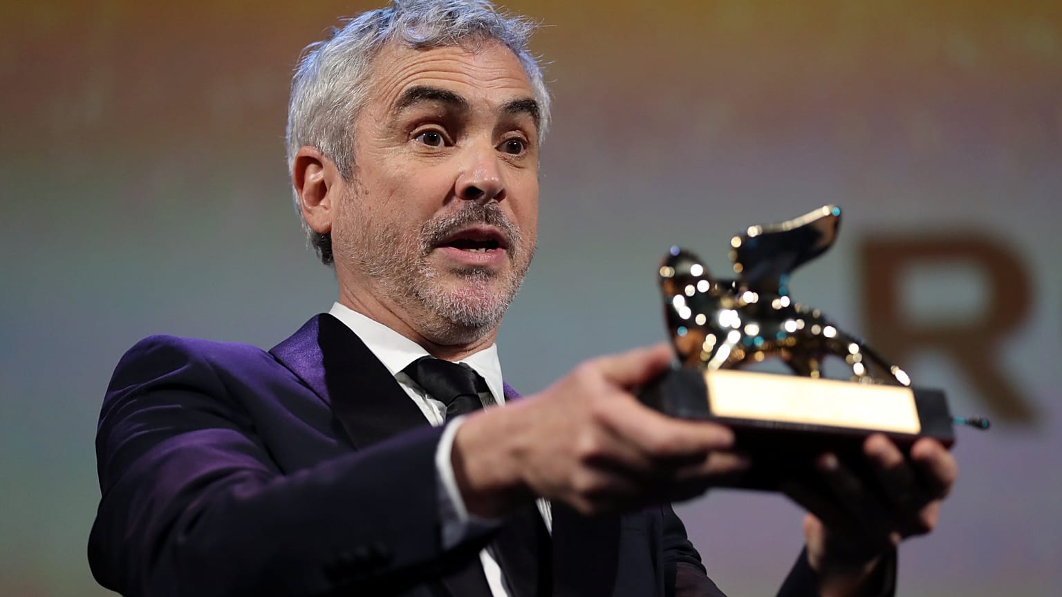 فيلم "روما" لمخرجه ألفونسو كوارون يفوز بالأسد الذهبي لمهرجان البندقية السينمائي