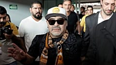 استقبال حافل لمارادونا بالمكسيك بعد وصوله لتولي قيادة دورادوس 