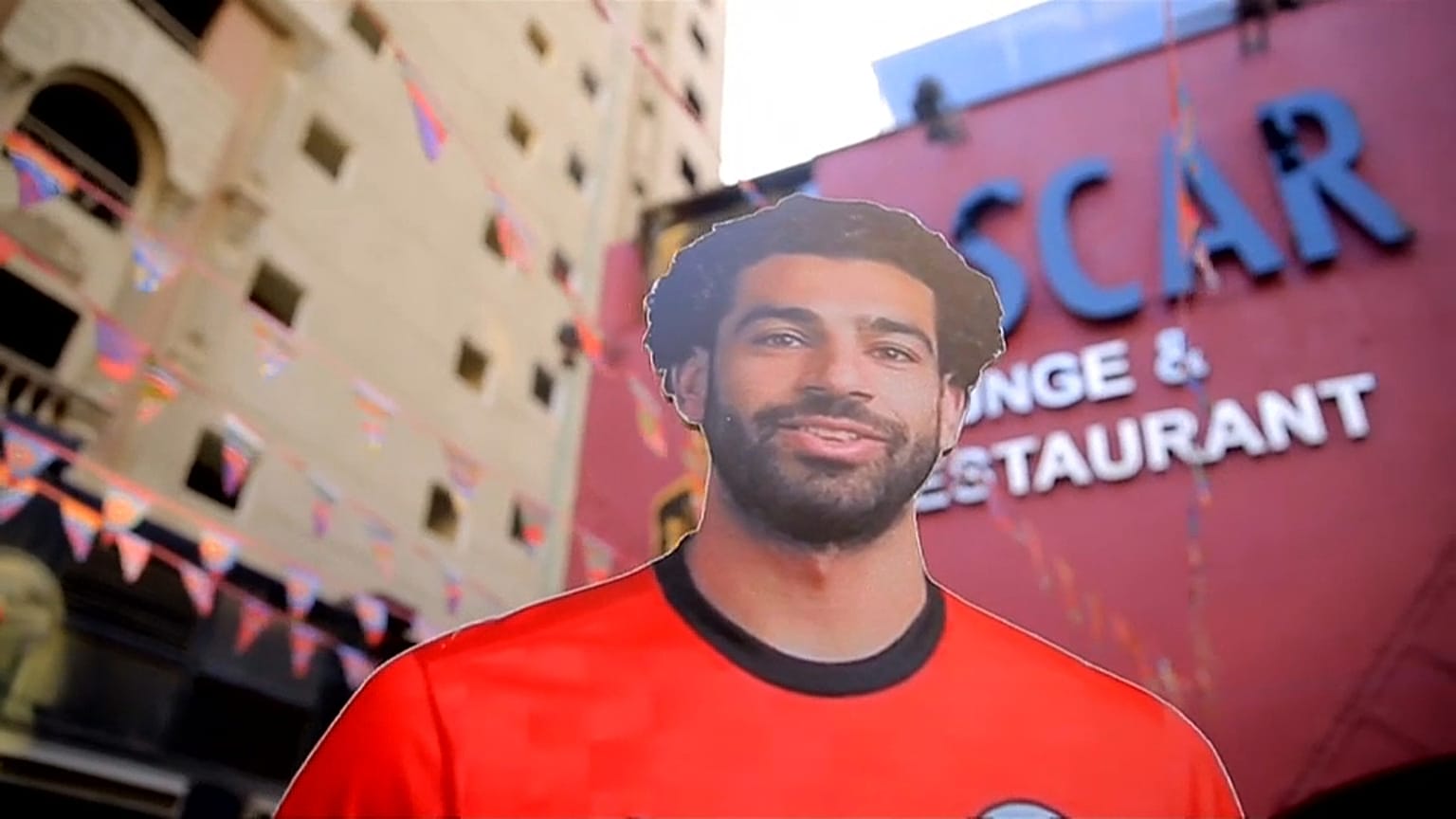 محمد صلاح يحمل أحلام المصريين بالتتويج بجائزة أفضل لاعب في العالم