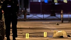 Παρίσι: Επίθεση με μαχαίρι και σιδηρολοστό