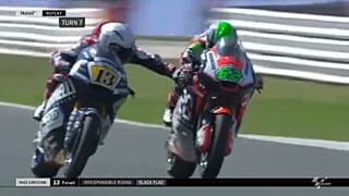Meghúzta ellenfele fékjét - kirúgta csapata a motorversenyzőt