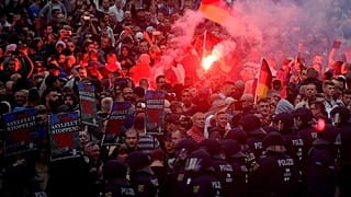 Die extreme Rechte rückt zusammen | View