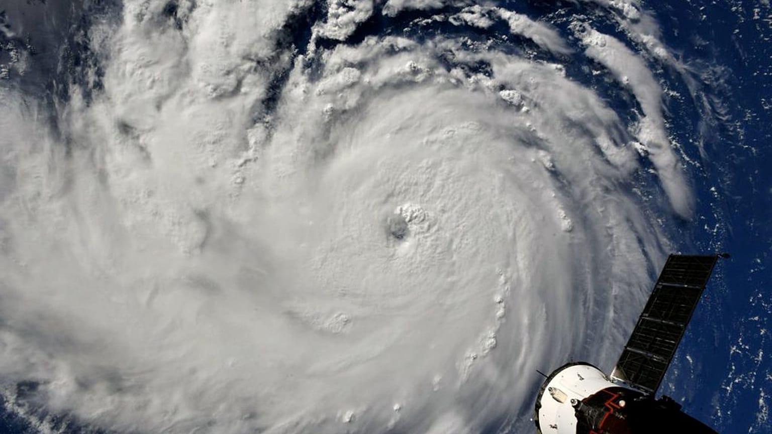 Hurrikan "Florence" bedroht US-Südostküste - Tausende bringen sich in Sicherheit