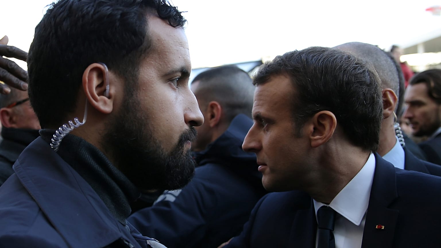 Prétexte Alexandre Benalla ne veut pas se présenter devant les sénateurs.
