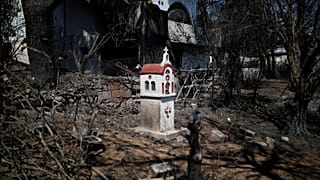 Στους 99 οι νεκροί από την πυρκαγιά στην Ανατολική Αττική