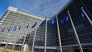H μη μείωση των συντάξεων στη συνάντηση με τους θεσμούς 