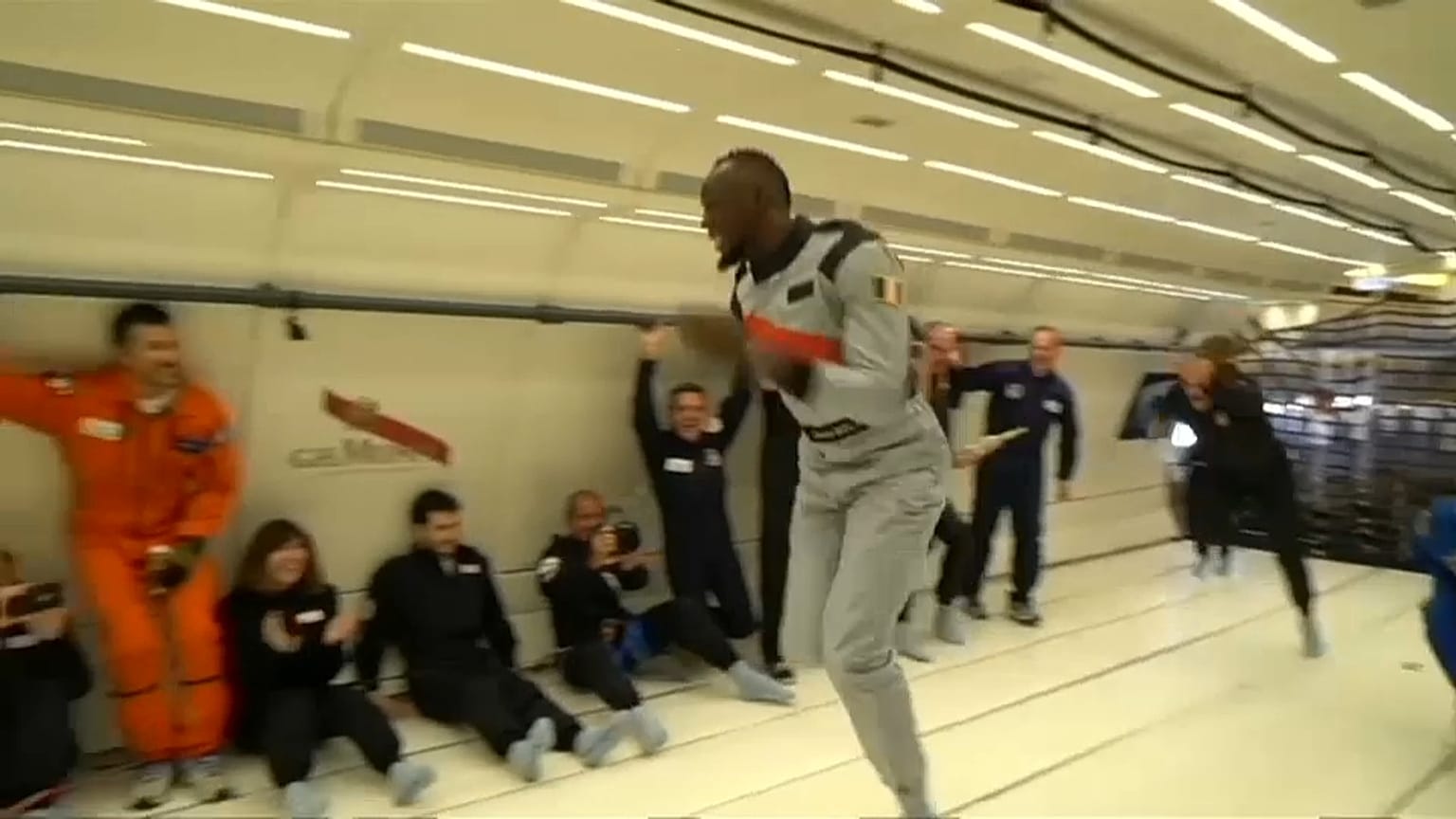 Usain Bolt también vence a la gravedad