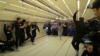 Usain Bolt sprints in thin air thanks to Zero-G plane