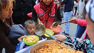 Ollas populares en Buenos Aires para pedir que se declare la emergencia alimentaria