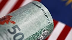 Malezya Eski Başbakanı Rezzak'ın avukatına kara para aklama suçlaması
