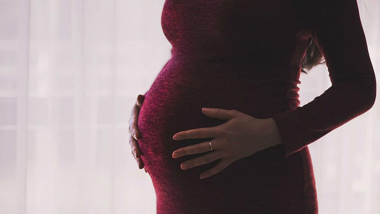 ¿Dónde es legal la gestación subrogada en Europa?