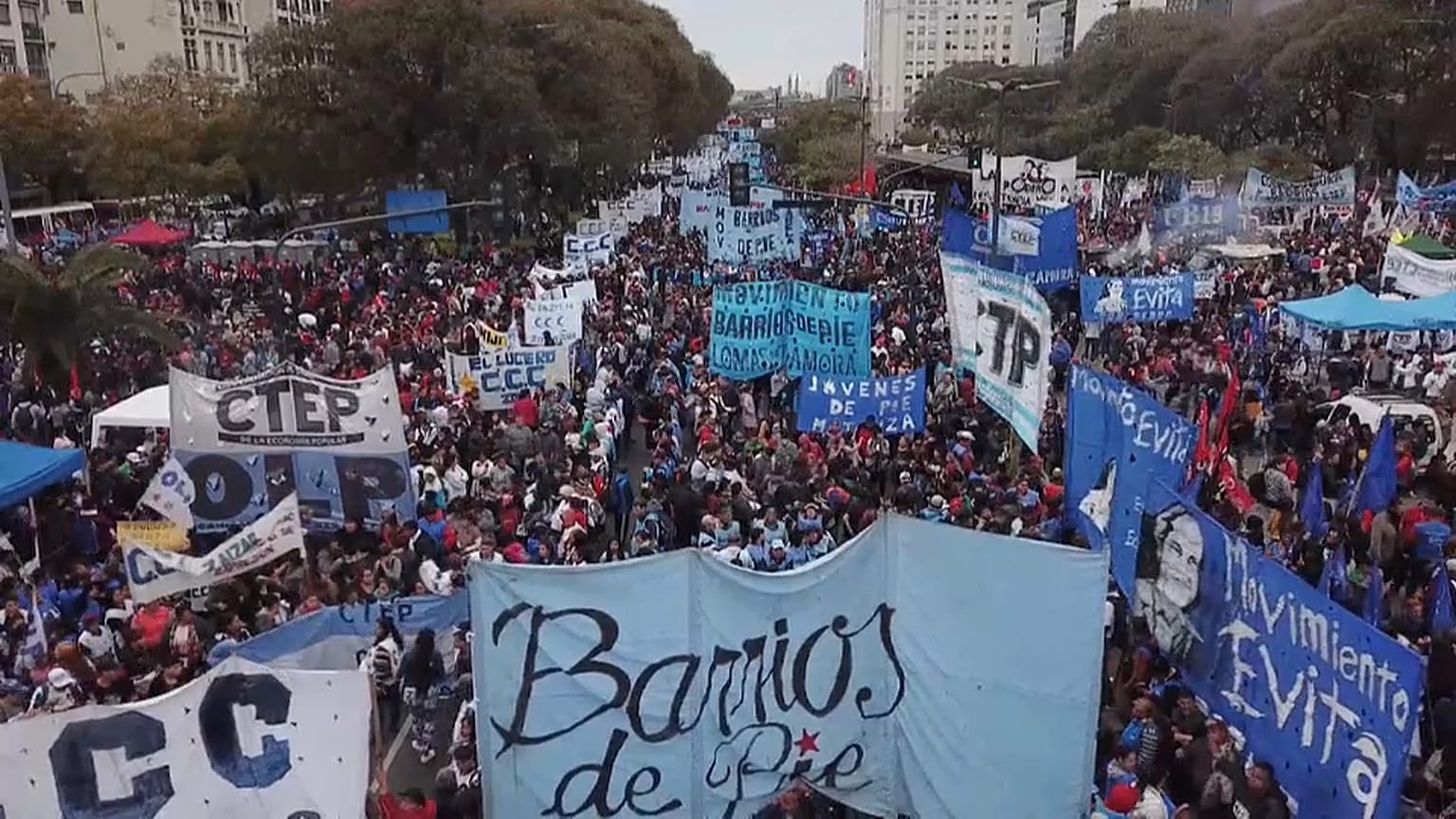 Argentinos protestam contra austeridade