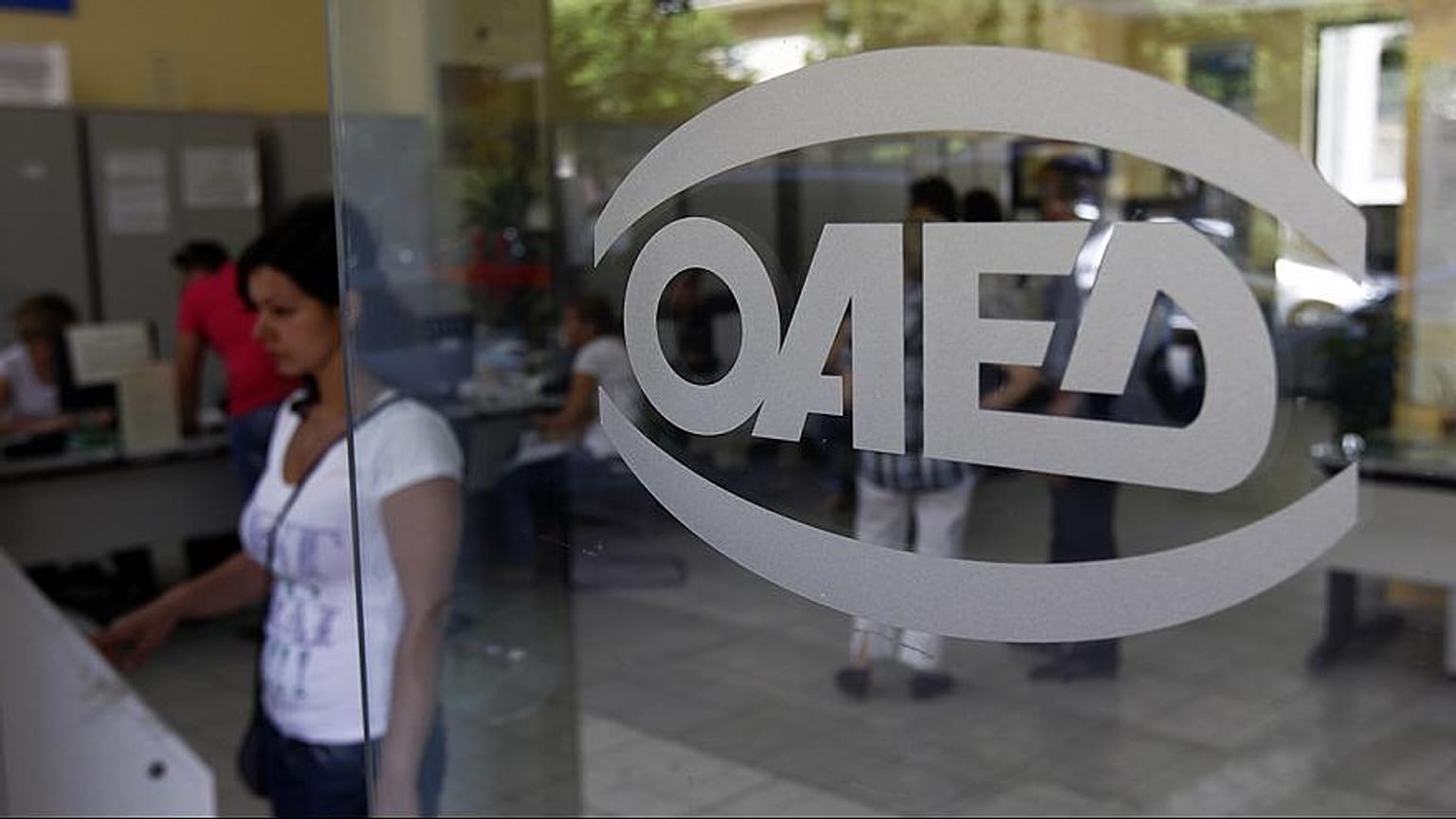 ΕΛΣΤΑΤ: Στο 19% έπεσε η ανεργία 