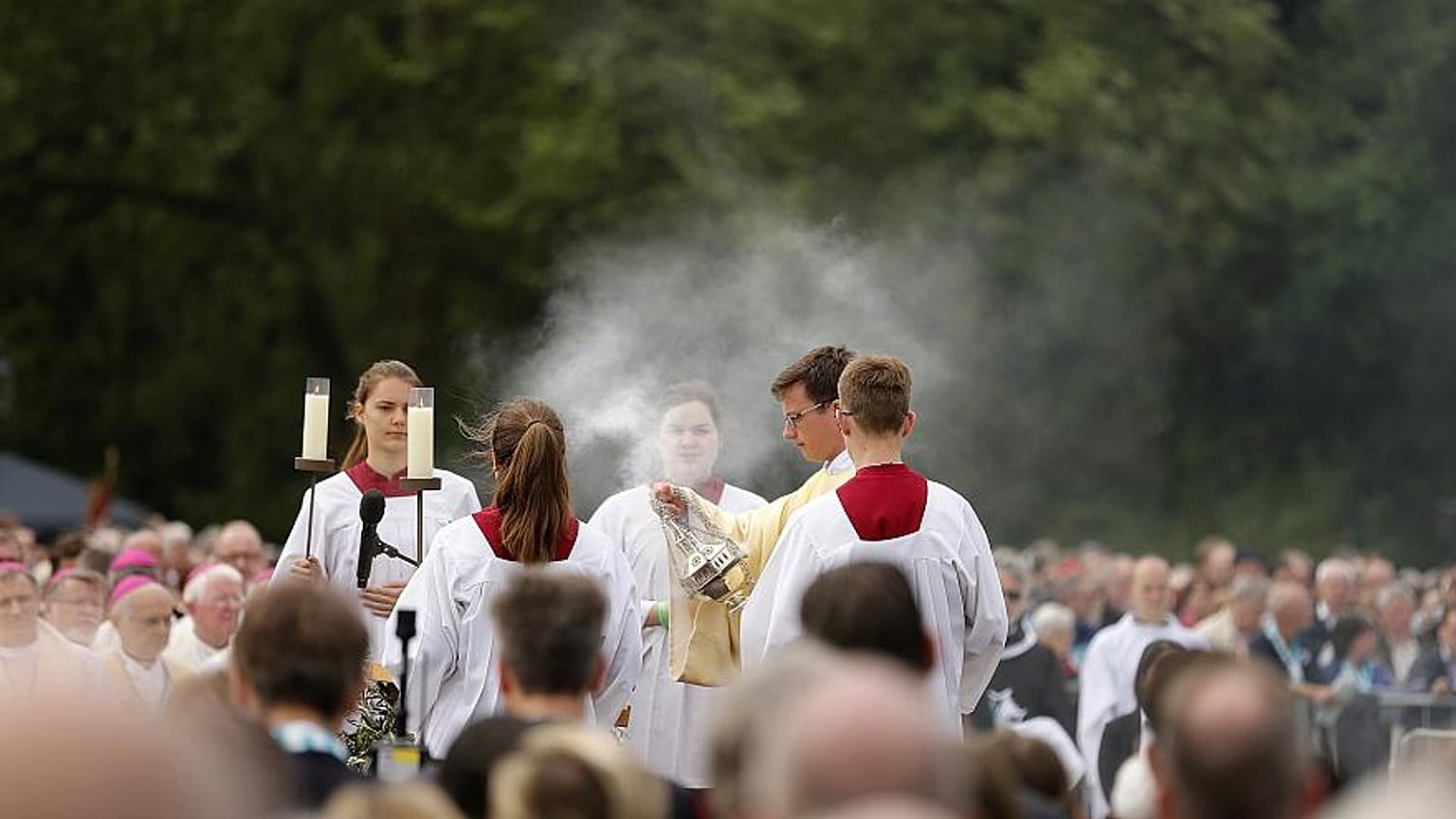 Germania: abusi sessuali su oltre 3500 bambini, vergogna per la Chiesa tedesca