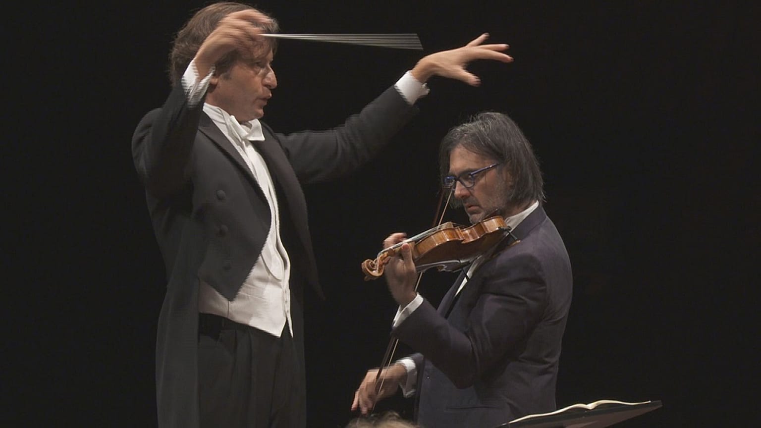 Stranivsky'nin keman virtüözlerini zorlayan eserine Leonidas Kavakos'tan mükemmel yorum