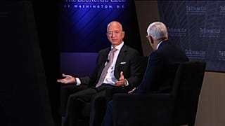 Amazon'un kurucusu Jeff Bezos evsizlere 2 milyar dolarlık bağışta bulundu