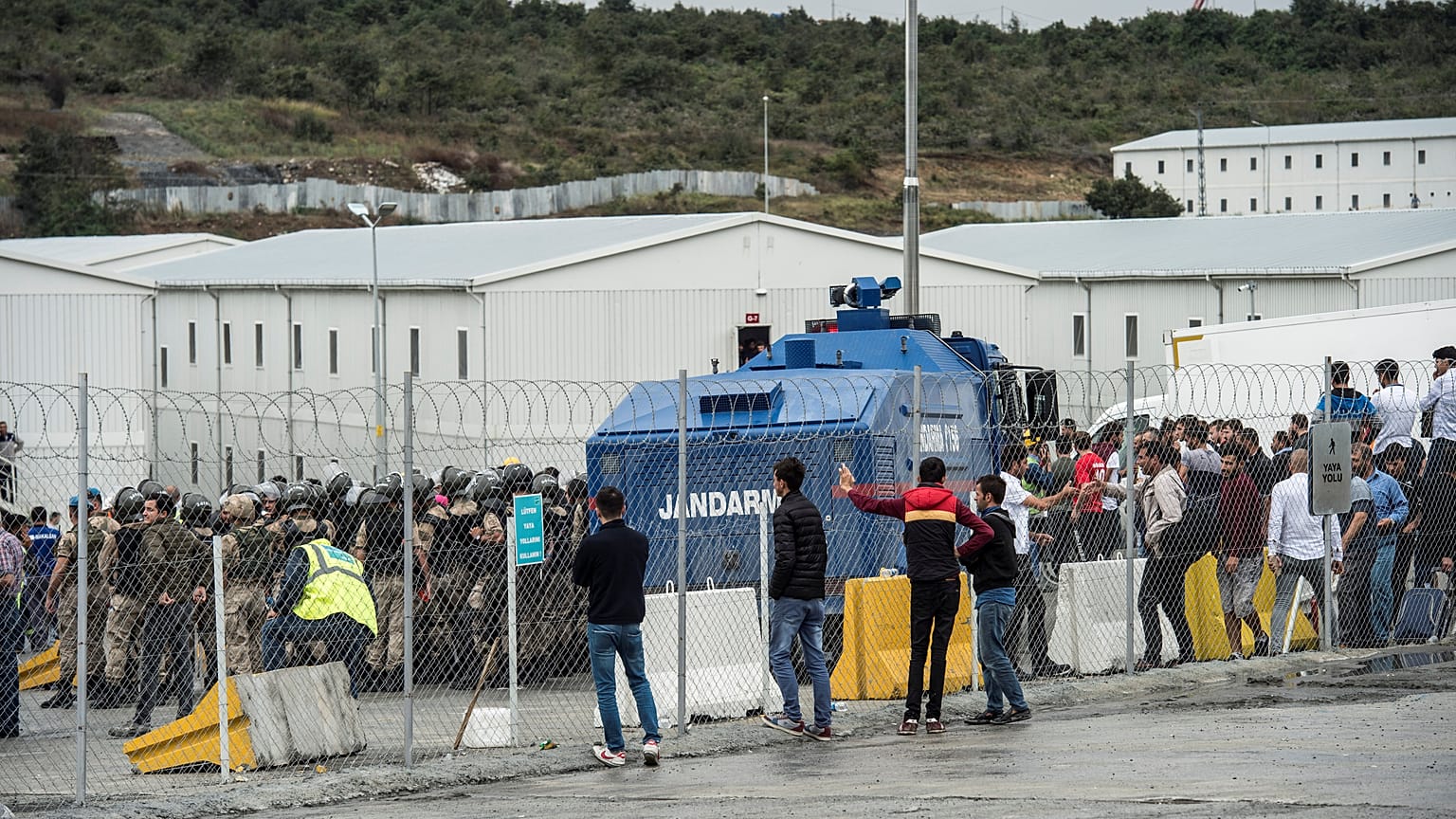 Üçüncü havalimanındaki grev yapan işçilere Uluslararası Sendikalar Konfederasyonu'ndan destek geldi 