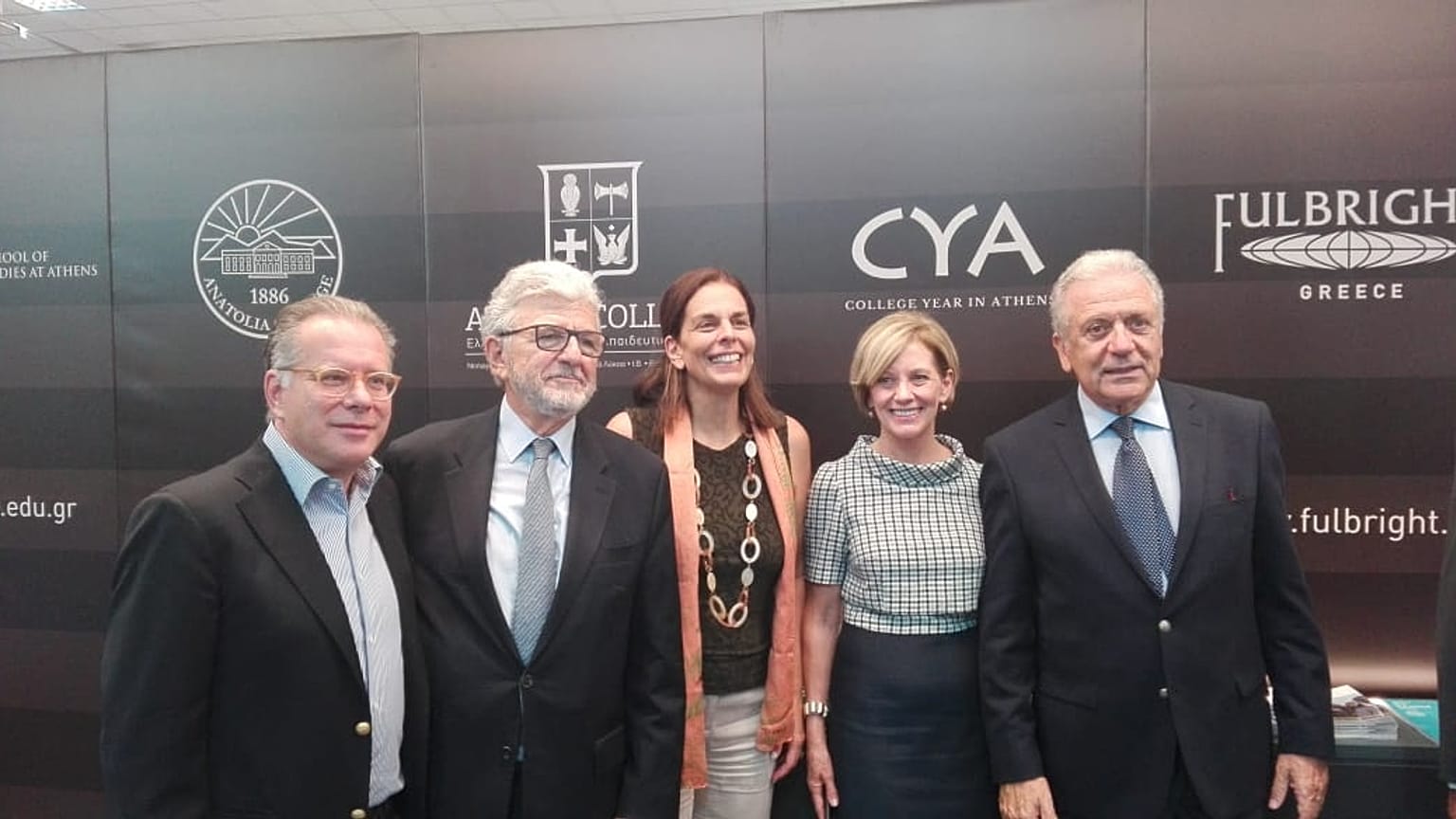 Δ. Αβραμόπουλος: «Η Ε.Ε. στο πλευρό της Ελλάδας»