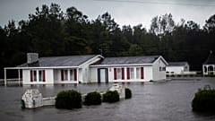"Florence": Menschen müssen vorerst in Notunterkünften bleiben