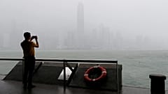 Typhon Mangkhut : 49 morts aux Philippines, la Chine attend son passage