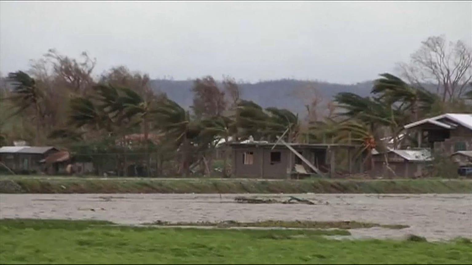 Φιλιππίνες: Αυξάνεται ο αριθμός των θυμάτων από τον υπερτυφώνα
