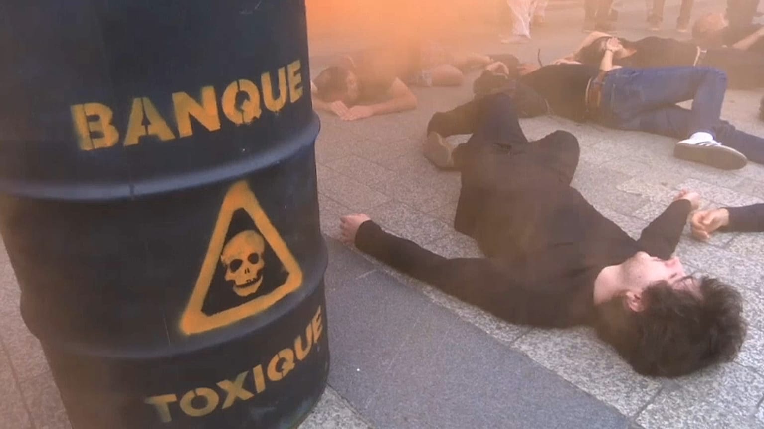 ATTAC protesta contra los responsables de la crisis financiera 