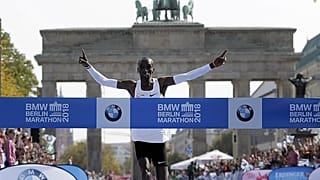 Megdöntötte a maratonfutás világrekordját Eliud Kipchoge
