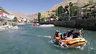 Video - Türkiye Rafting Şampiyonası'nın üçüncü ayağı Van'da yapıldı