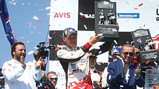 WRC: Türkiye Rallisi'nde Ott Tanak birincilik kupasını Erdoğan'ın elinden aldı