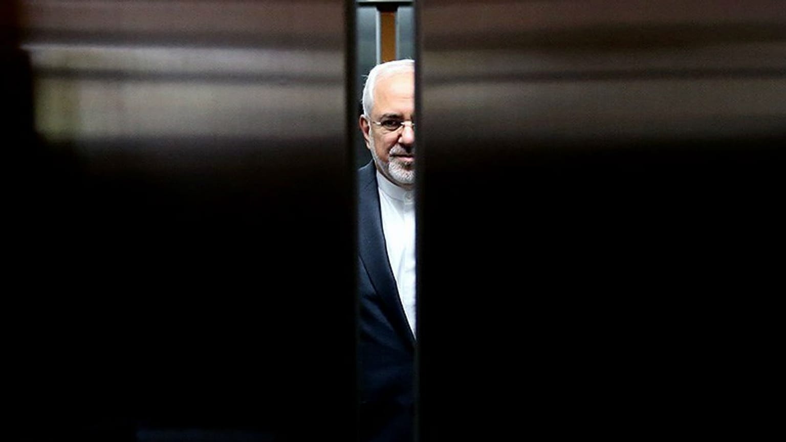 نبرد با ربات‌ها؛ درخواست ظریف از توییتر برای مقابله با «کاربران آلبانی»