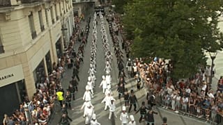 Biennale in Lyon: Tanzen für den Frieden