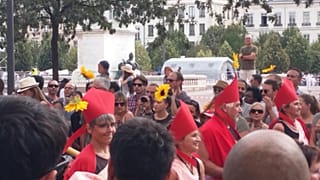 Parade für den Frieden: 4.500 tanzen durch Lyon - 10 der besten Bilder