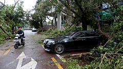 Σαρώνει τη νότια Κίνα ο υπερτυφώνας Μανγκούτ