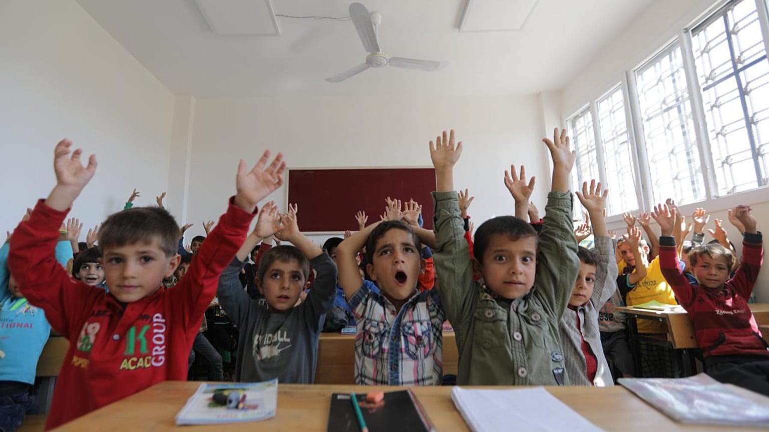 Okullar açıldı: 18 milyon öğrenci ders başı yapıyor