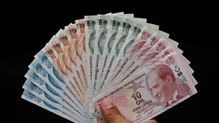 الليرة التركية تتراجع أمام الدولار والمركزي التركي يقر خطوة جديدة لوقف التدهور