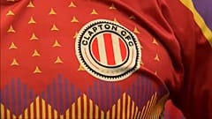Un equipo de fútbol inglés homenajea con su camiseta a las Brigadas Internacionales y a la República