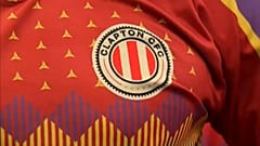 Football : un club anglais dépassé par le succès de son maillot antifasciste  