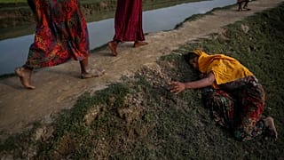 Yerlerinden edilen Arakanlı Müslümanlar için savaş suçu soruşturması