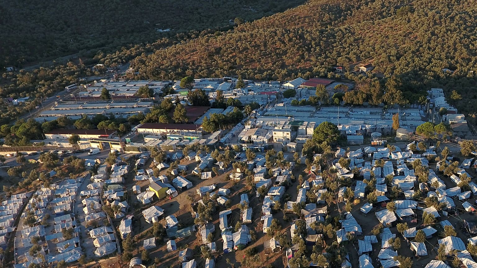 Ausnahmezustand im Camp Moria: "Neues Guantanamo"