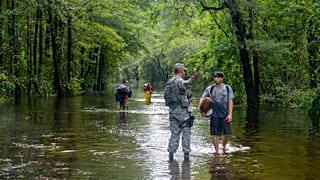 Etats-Unis : l'ouragan Florence reste une menace